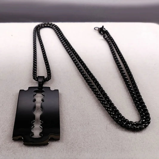 Collier tendance lame de rasoir gothique ♂️