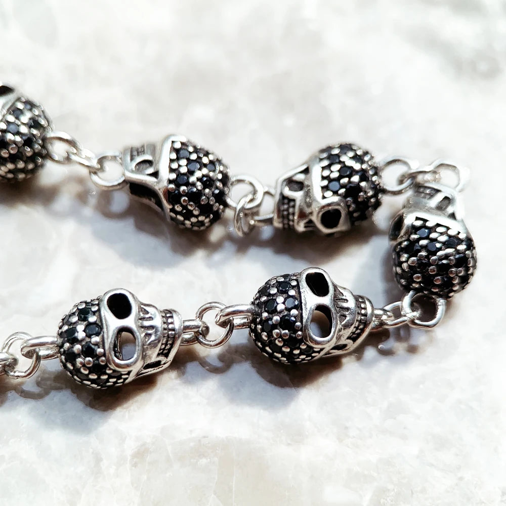 Skullforge | Bracelet Vintage Skull Élégance Sombre & Charme Rebelle pour femme